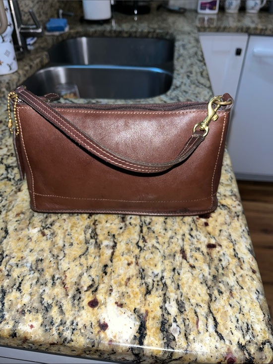 Coach Handbags - EUC Authentic Vintage Coach Bleeker Demi Zip Handbag 9311